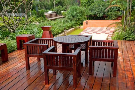 Patio Furniture Painting Thumbnail